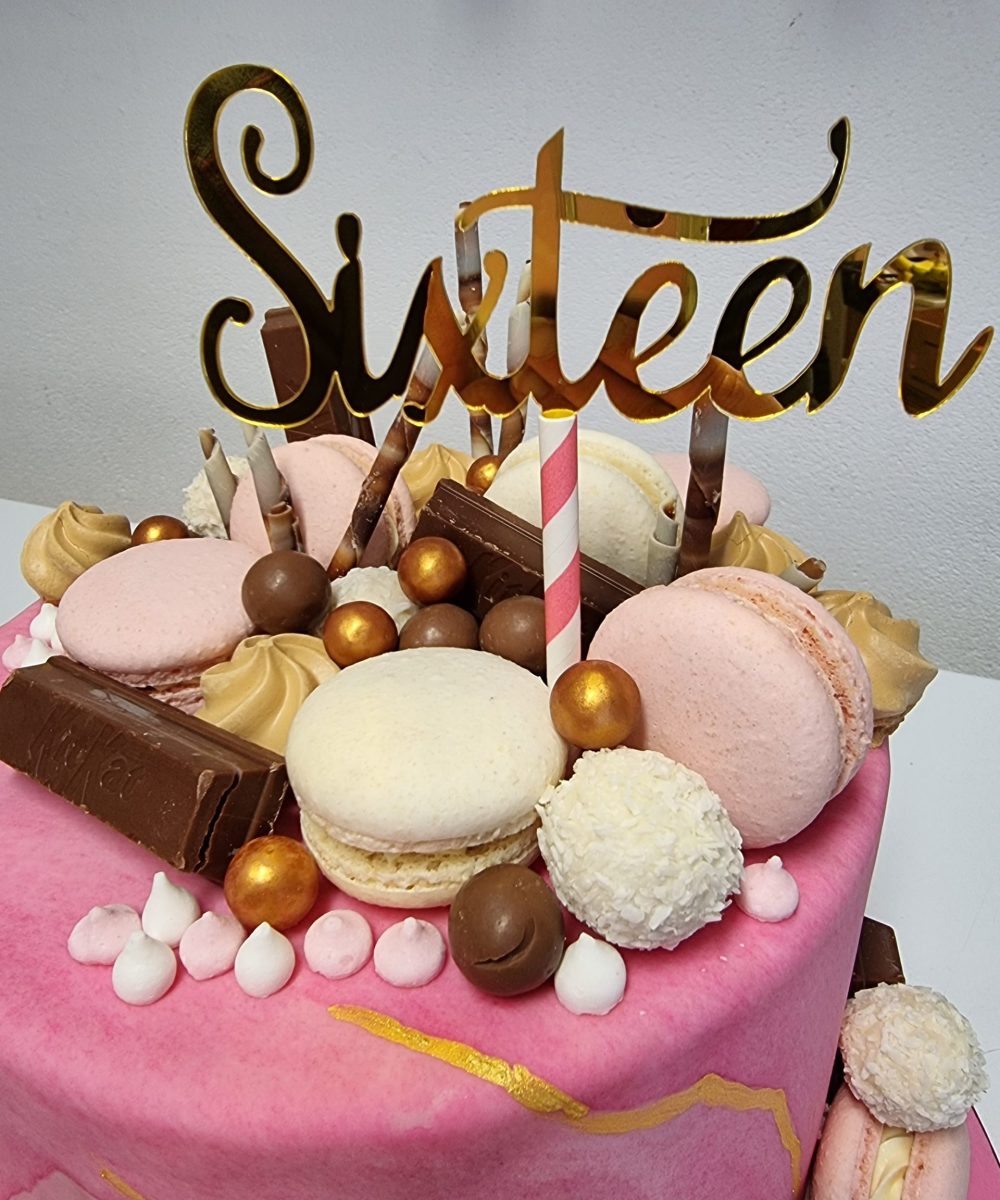 Sweet sixteen taart roze en goud