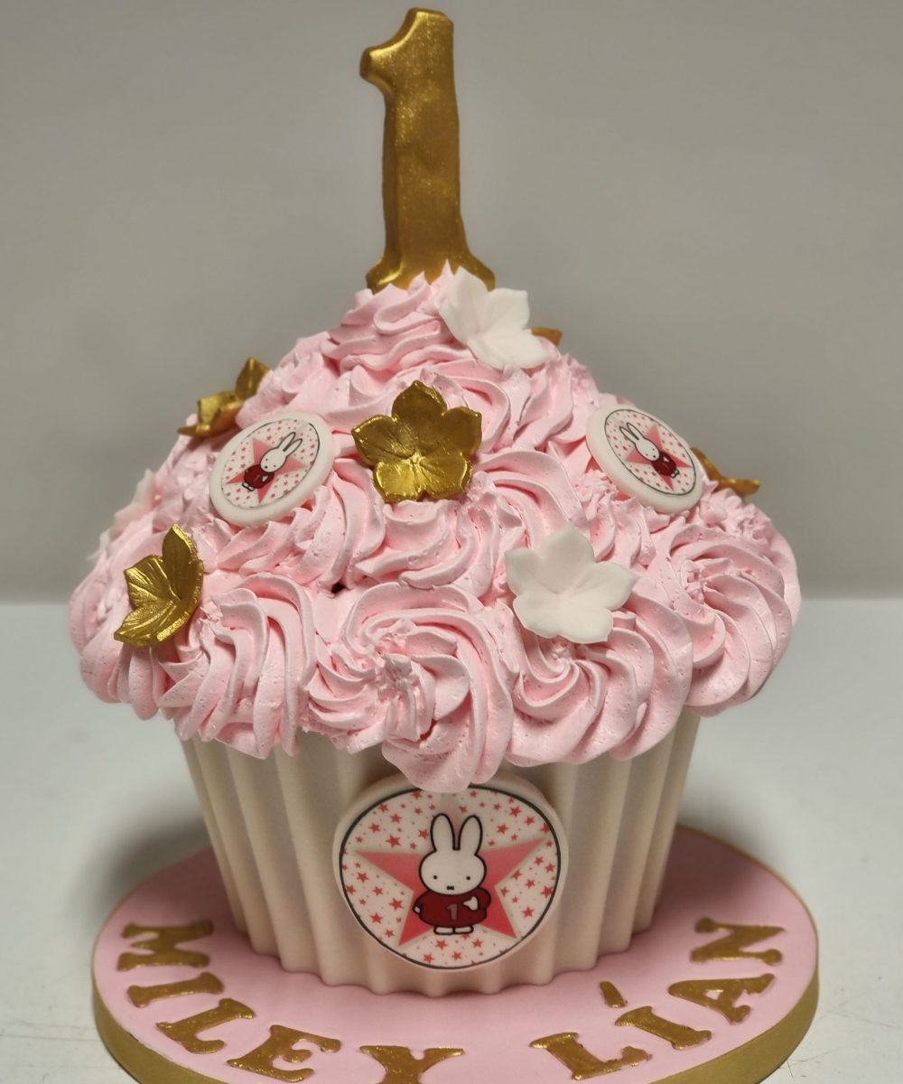 Grote cupcake taart